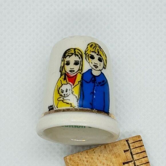 Vintage Ltd Ed. Clover Thimble “Lost” a painting claimed to be by Walter Keane - Picture 3 of 11